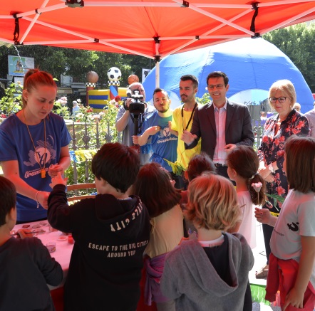 ©Ayto.Granada: Granada celebra su Corpus ms accesible con atracciones destinadas al pblico infantil con discapacidad o necesidades especiales 